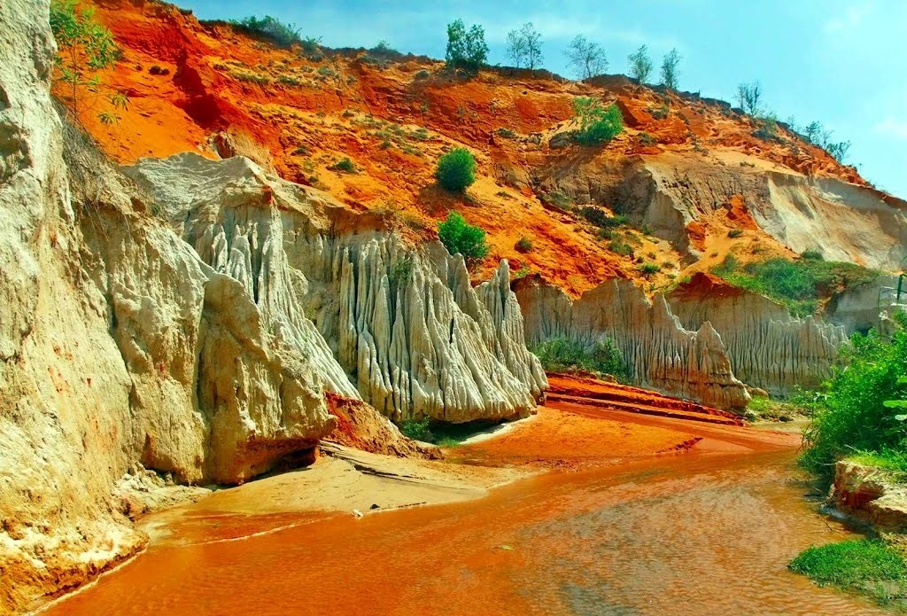 ĐỒI HỒNG - SUỐI TIÊN MŨI NÉ - VANG PHÁP - TẮM BIỂN